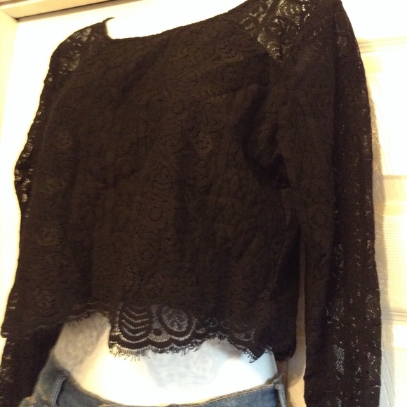 Hollister Tops - 3/4/$20 Hollister Lace Crop LS Size L Zipper Back